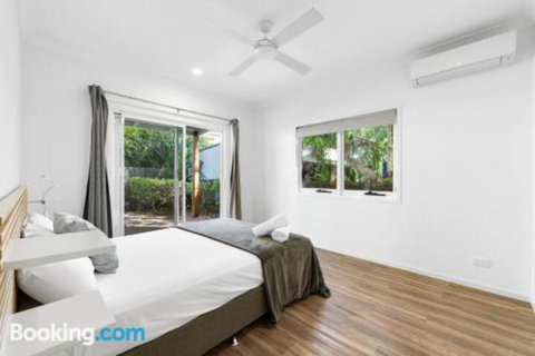 Mudjimba Island Beach House - Northern Rivers Accommodation 4
