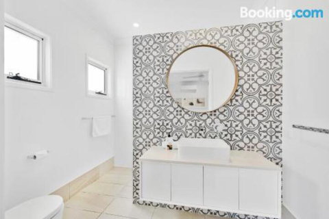 Mudjimba Island Beach House - Northern Rivers Accommodation 0