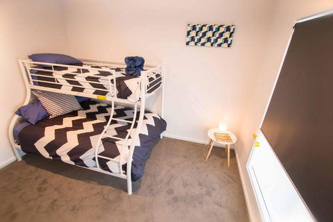 Contemporary â€˜Espritâ€™ With River Reserve Access - Northern Rivers Accommodation 4