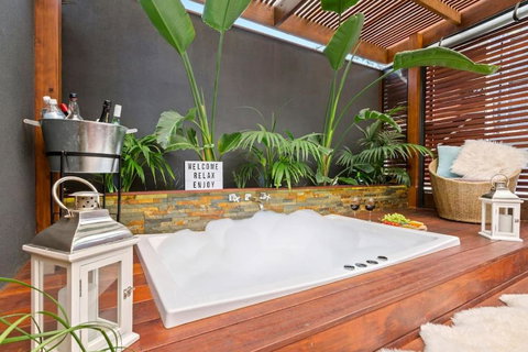 AMORE A Tranquil Retreat With Couples Spa - Northern Rivers Accommodation 6
