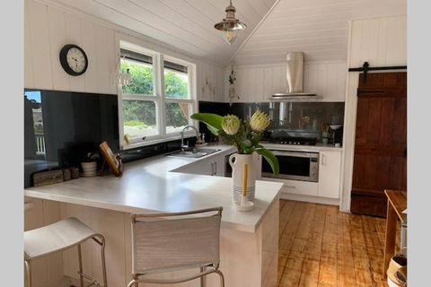 Stunning Queenslander - Northern Rivers Accommodation 5