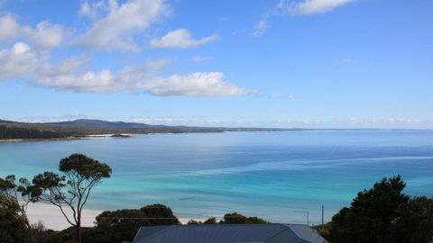 SEA EAGLE COTTAGE Amazing Views Of Bay Of Fires - Northern Rivers Accommodation 2