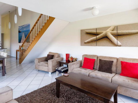 One Street From Main Beach - Northern Rivers Accommodation 3