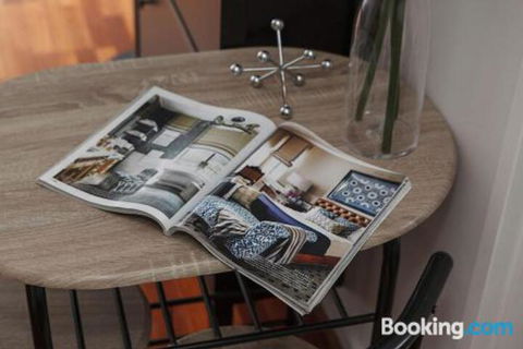 Heart Of Sandringham Apartment By Ready Set Host - Northern Rivers Accommodation 5