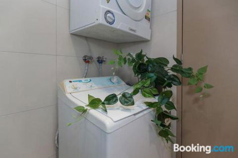 Heart Of Sandringham Apartment By Ready Set Host - Northern Rivers Accommodation 4