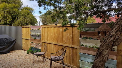 Red Ochre â€“ Large 1BR With Private Courtyard - Northern Rivers Accommodation 6
