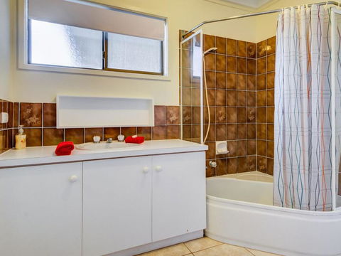 Cuttriss By The Beach - Northern Rivers Accommodation 4
