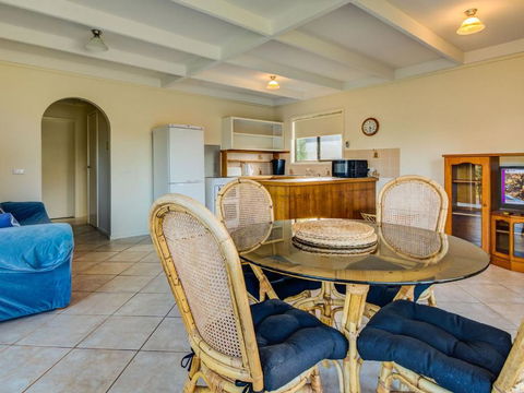 Cuttriss By The Beach - Northern Rivers Accommodation 5