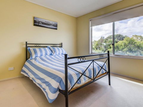 Cuttriss By The Beach - Northern Rivers Accommodation 3