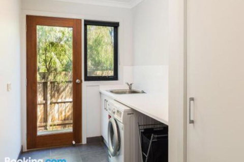 Lantana - Northern Rivers Accommodation 6