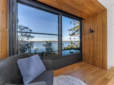 ESTUARY HOUSE Basin View 4pm Check Out Sundays - Northern Rivers Accommodation 6