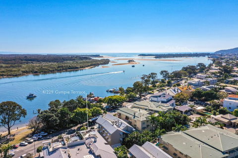 Panoramic River & Ocean Views Noosaville - Northern Rivers Accommodation 4