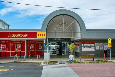 Ground Floor Air Conditioned Fabulous Waterviews Overlooking Pumicestone Passage - Northern Rivers Accommodation 1