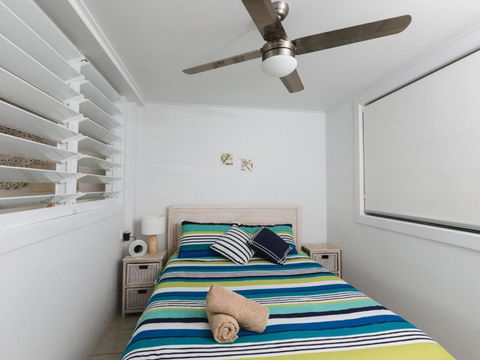 WHITE WAVES 4 ABSOLUTE BEACH FRONT STUDIO HASTINGS POINT - Northern Rivers Accommodation 3