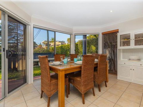 Dutchies Vista 1 / 45 Christmas Bush Ave Ground Floor Duplex With Stunning Water Views - Northern Rivers Accommodation 2