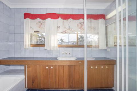 Stunning Clifftop Location 213 Mitchell Pde - Northern Rivers Accommodation 5