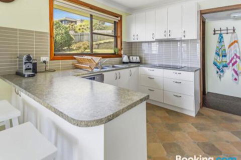 QUARTERDECK Gerringong 4pm Check Out Sundays - Northern Rivers Accommodation 4