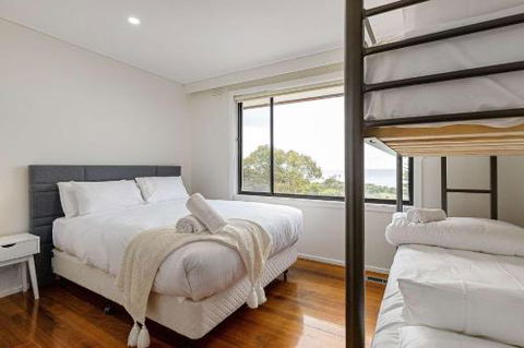 Stunning Bay View Accommodation In Rye - Northern Rivers Accommodation 1