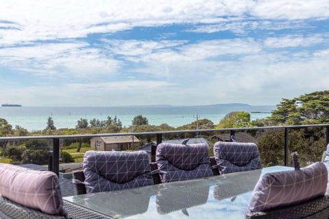 Stunning Bay View Accommodation In Rye - Northern Rivers Accommodation 6