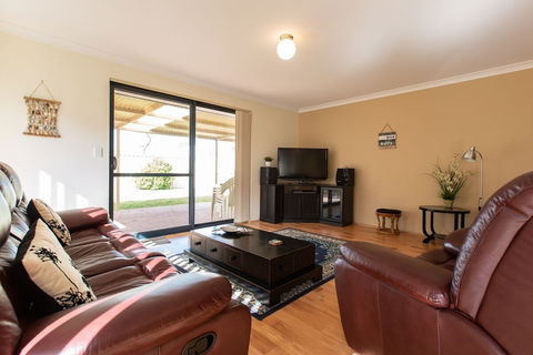 Sunset On Swift - Northern Rivers Accommodation 3