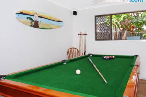 Schirrmann 56 Four Bedroom Home On Canal With Pool Pontoon Aircon & WiFi! - Northern Rivers Accommodation 6