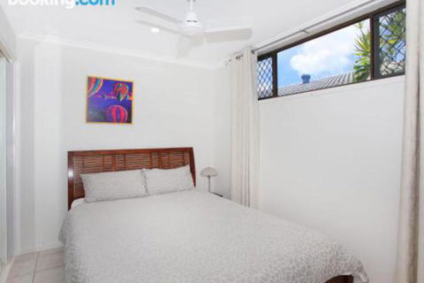 Schirrmann 56 Four Bedroom Home On Canal With Pool Pontoon Aircon & WiFi! - Northern Rivers Accommodation 4