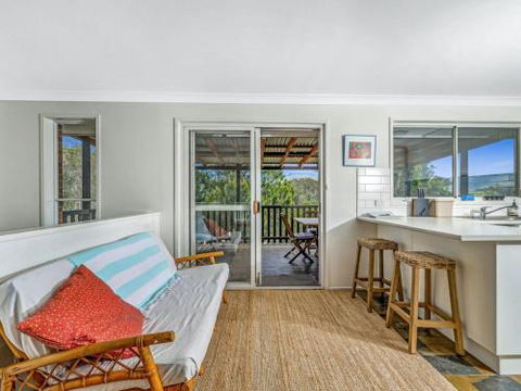 TREETOPS At WERRI BEACH Gerringong 4pm Check Out On Sundays - Northern Rivers Accommodation 1