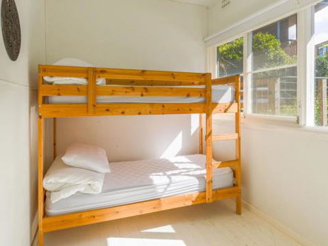 BOMBORA Gerroa 4pm Check Out Sundays - Northern Rivers Accommodation 3