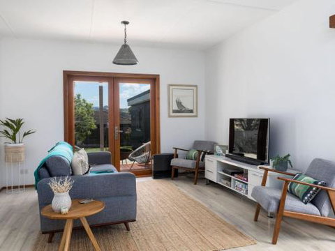 SPINDRIFT Kiama & Surrounds 4pm Check Out Sundays - Northern Rivers Accommodation 0