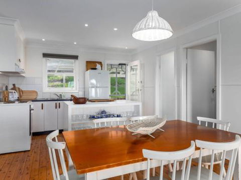 SEAWAYS Gerroa 4pm Check Out On Sunday - Northern Rivers Accommodation 6