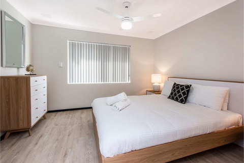 Bright 1BR Apartment Close To Foreshore & Cbd - Northern Rivers Accommodation 0