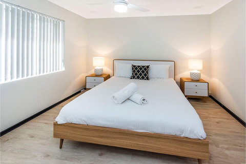 Bright 1BR Apartment Close To Foreshore & Cbd - Northern Rivers Accommodation 5