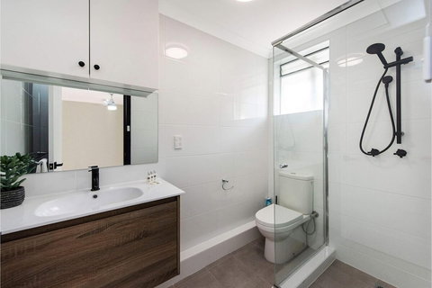 Bright 1BR Apartment Close To Foreshore & Cbd - Northern Rivers Accommodation 3