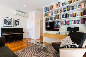 KIM 2BDR West Melbourne Apartment - Northern Rivers Accommodation 0