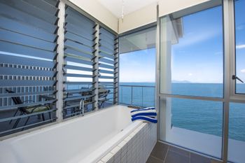 1 Bright Point Apartment 5501 - Northern Rivers Accommodation 5