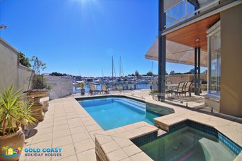 Harbourfront Retreat - Northern Rivers Accommodation 2