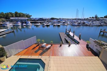 Harbourfront Retreat - Northern Rivers Accommodation 3