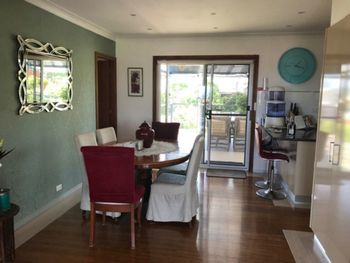 Ocean House At Mollymook - Northern Rivers Accommodation 5