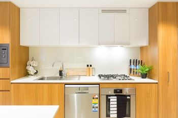 Brand New Heart Of City Executive Apartment - Northern Rivers Accommodation 4