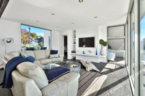 The Accommodation Group â€“ Glasshouse On Bentley Bridport - Northern Rivers Accommodation 5