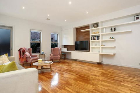 Kew Luxurious Townhouse - Northern Rivers Accommodation 6