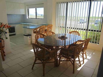 Hi Surf Unit 2 - Northern Rivers Accommodation 1