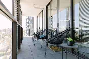 Super Spacious City View Apartments - Northern Rivers Accommodation 3