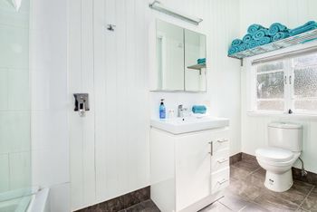Modern 3 Bedroom Treehouse - Northern Rivers Accommodation 4