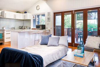 Modern 3 Bedroom Treehouse - Northern Rivers Accommodation 2