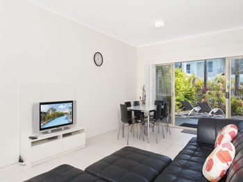 Sandy Point Road Unit 337 265 Pacific Blue - Northern Rivers Accommodation 1