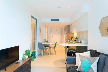 Compact Brisbane Pad With 2 Bedrooms - Northern Rivers Accommodation 0