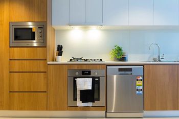 Compact Brisbane Pad With 2 Bedrooms - Northern Rivers Accommodation 4