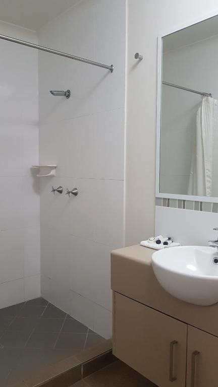 Sarina Hotel - Northern Rivers Accommodation 2
