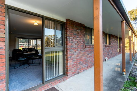 Acton Park Holiday Units - Northern Rivers Accommodation 2